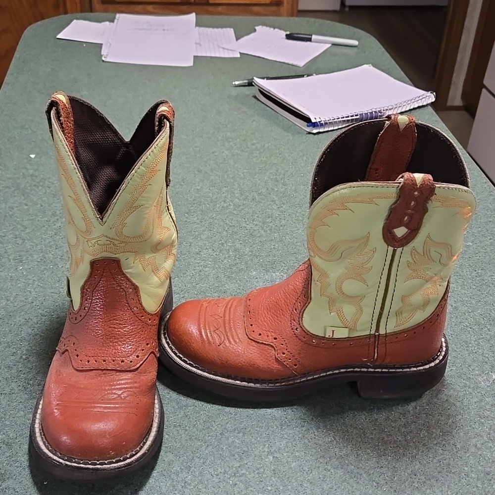 Justin Boots Brown Leather Women's Ankle Bootie